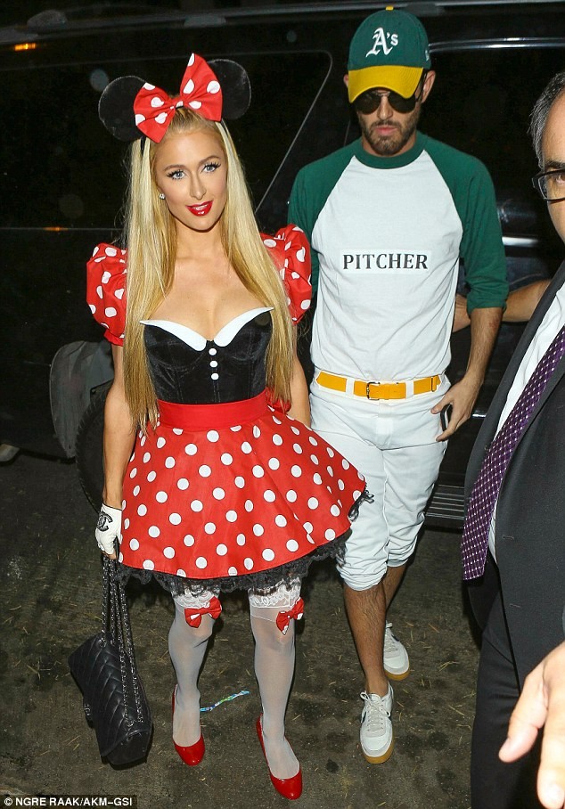 Paris Hilton hóa 'nàng chuột' quyến rũ đón Halloween - ảnh 1