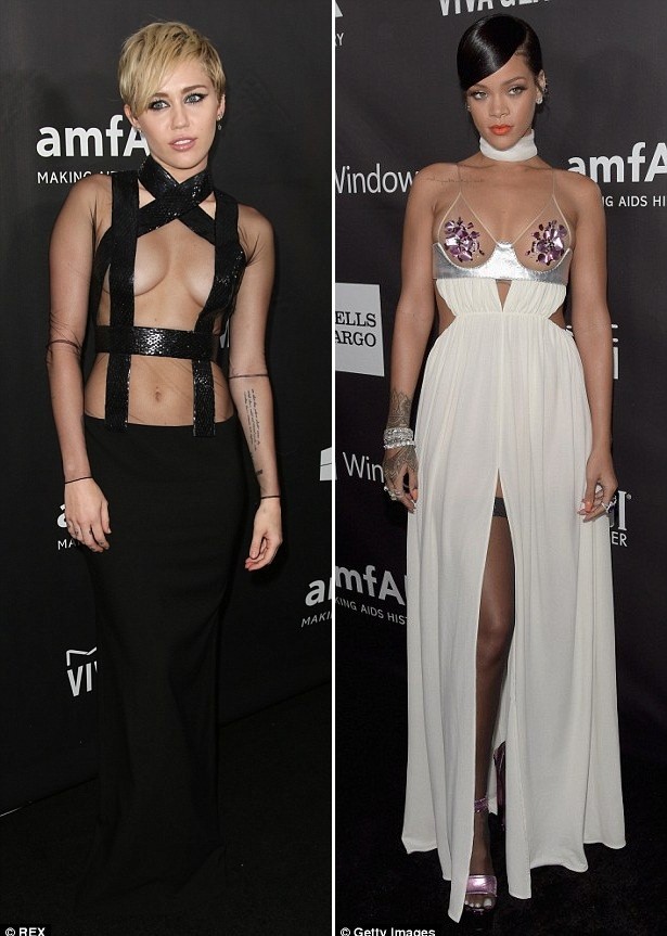 Rihanna và Miley Cyrus 'đua nhau' hở bạo đi dự tiệc - ảnh 1