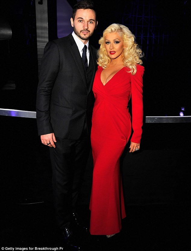 Christina Aguilera tái xuất đầy quyến rũ sau thời gian 'ở ẩn' - ảnh 1