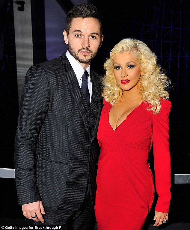 Christina Aguilera tái xuất đầy quyến rũ sau thời gian 'ở ẩn' - ảnh 3