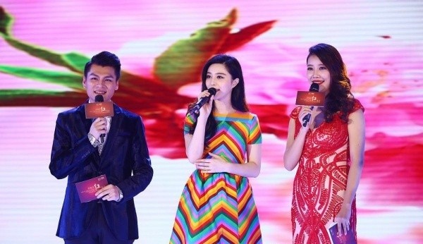 Phạm Băng Băng xinh đẹp rạng rỡ đi sự kiện - ảnh 4
