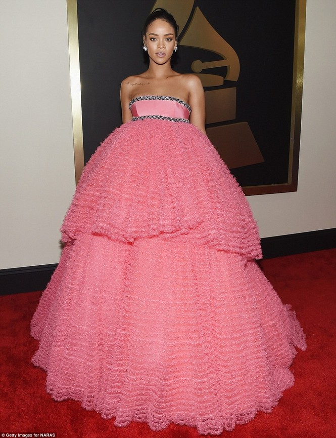 Dàn mỹ nhân lộng lẫy trên thảm đỏ Grammy 2015 - ảnh 11