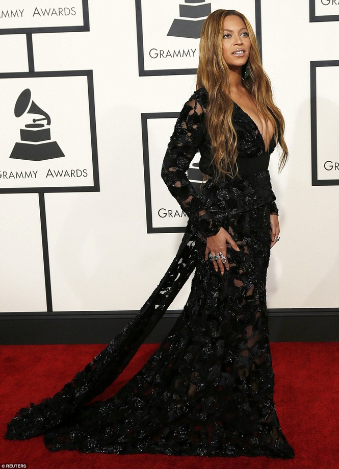 Dàn mỹ nhân lộng lẫy trên thảm đỏ Grammy 2015 - ảnh 4
