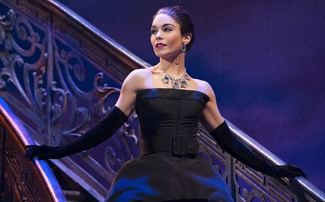 Vanessa Hudgens đẹp kiêu sa với vai diễn huyền thoại - ảnh 1