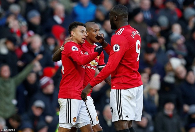 Lukaku tỏa sáng, M.U ngược dòng đánh bại Chelsea - ảnh 2