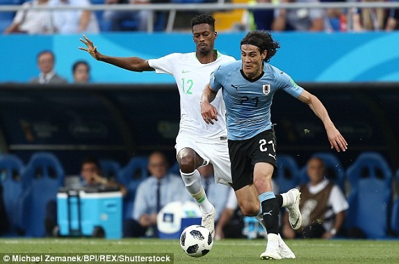 Suarez lập công, Uruguay sớm lấy vé vòng 1/8 World Cup - ảnh 17
