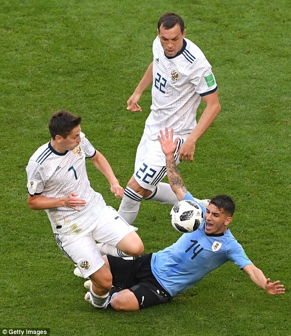 Uruguay thắng '3 sao' chủ nhà Nga, giành ngôi đầu bảng - ảnh 22