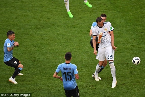 Uruguay thắng '3 sao' chủ nhà Nga, giành ngôi đầu bảng - ảnh 23
