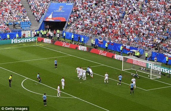 Uruguay thắng '3 sao' chủ nhà Nga, giành ngôi đầu bảng - ảnh 15