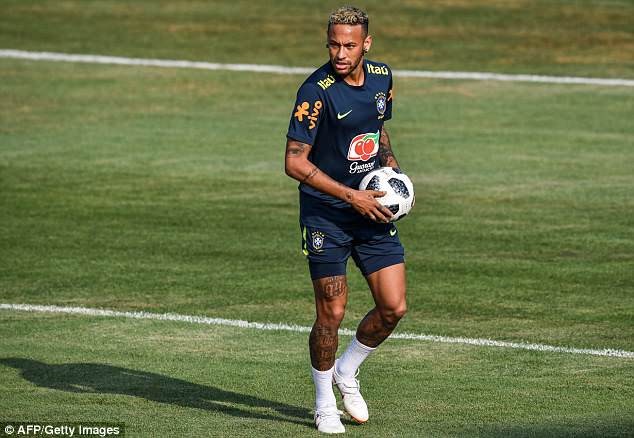 Con trai Neymar ôm bóng say mê ngắm cha 'luyện công' - ảnh 8