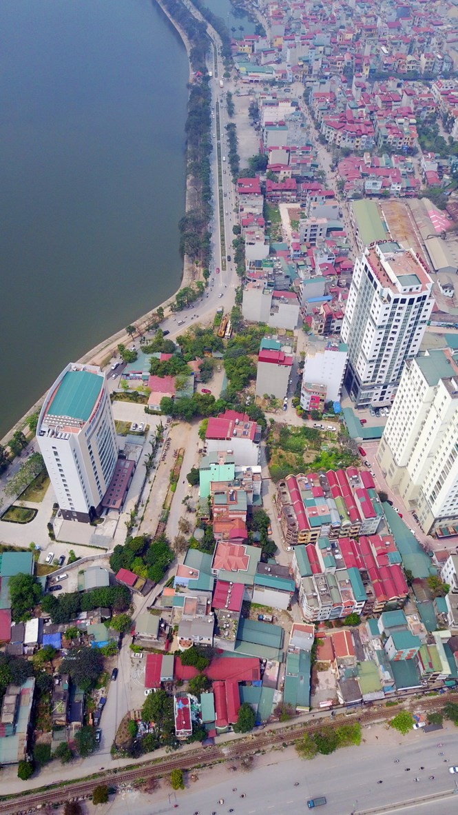 Cử tri Hà Nội bức xúc đường 'cong mềm mại' gần 20 năm không xong - ảnh 1