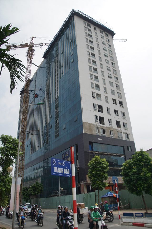 Khách hàng dự án 8B Lê Trực lại kéo đến đòi nhà - ảnh 1