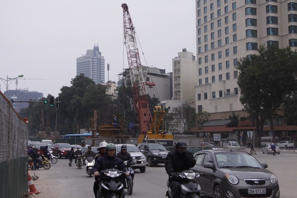 Những cửa ngõ Thủ đô dễ ùn tắc trong những ngày đầu nghỉ Tết - ảnh 7
