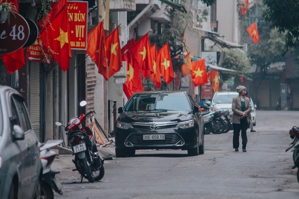 Khoảnh khắc bình yên sáng mùng 1 ở Hà Nội - ảnh 10