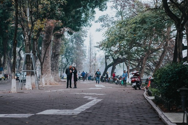 Khoảnh khắc bình yên sáng mùng 1 ở Hà Nội - ảnh 4