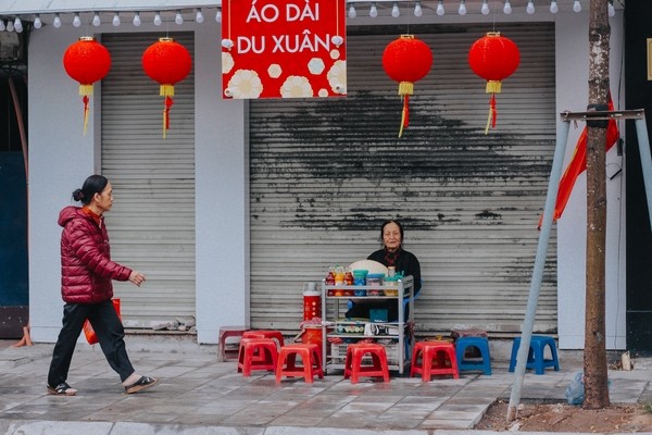 Khoảnh khắc bình yên sáng mùng 1 ở Hà Nội - ảnh 6