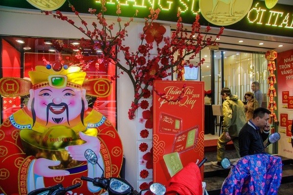 Phố vàng Hà Nội vắng bóng người trước ngày vía Thần Tài - ảnh 5