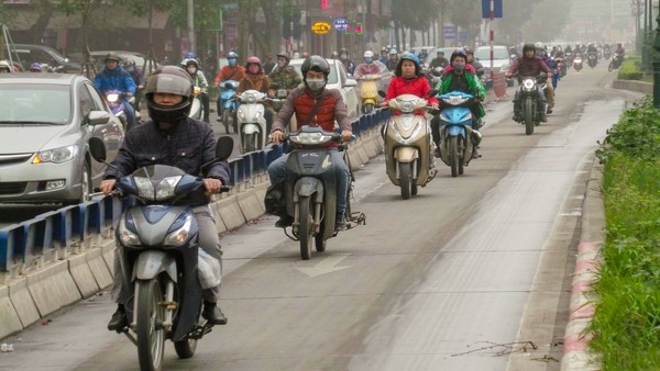Không cần cho phép, các phương tiện ngang nhiên đi vào làn buýt nhanh - ảnh 10
