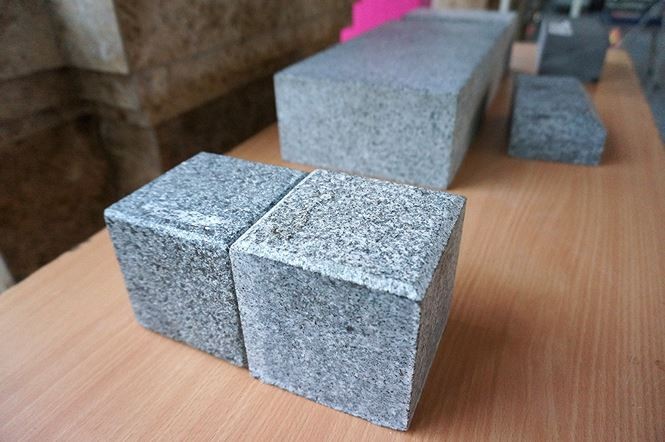 Hà Nội tính lát toàn bộ đá tự nhiên quanh Hồ Gươm - ảnh 1