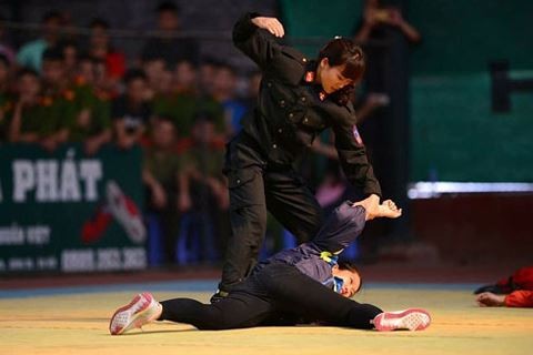Ở Hà Nội, có một tiểu đội nữ Cảnh sát đặc nhiệm - ảnh 4