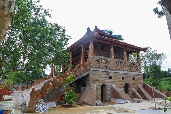 Nhìn gần