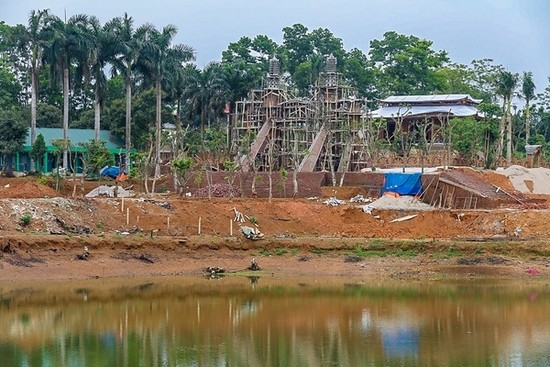 Nhìn gần