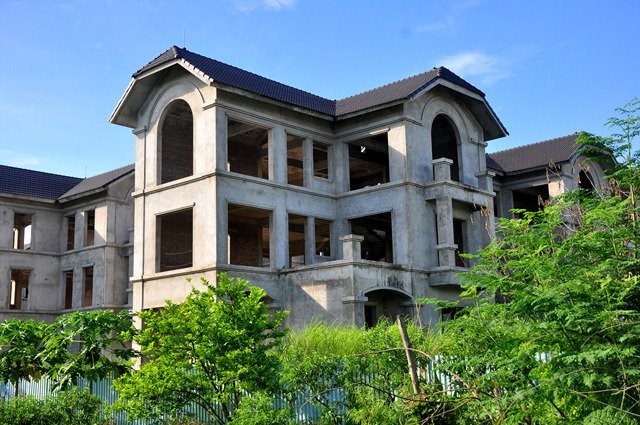 Làng biệt thự triệu USD bỏ hoang trên đất vàng Hồ Tây - ảnh 8