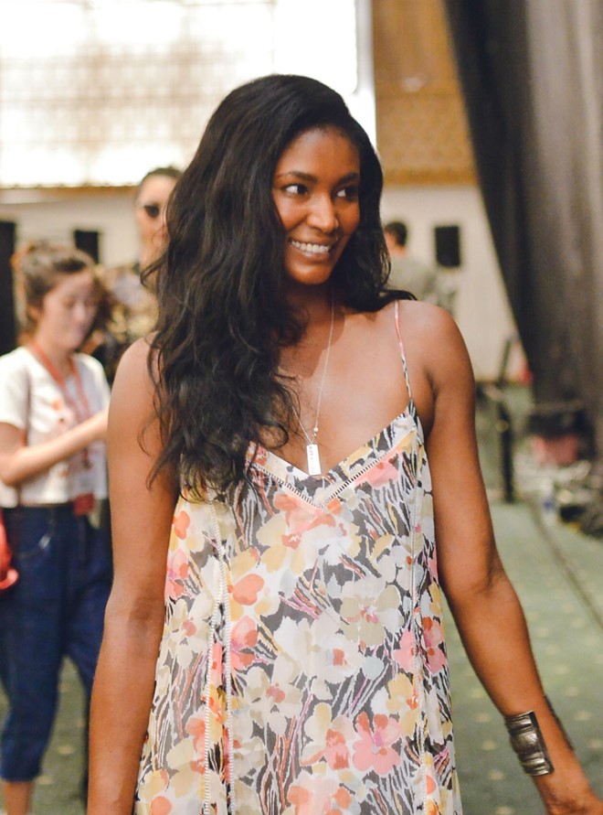 'Thiên thần' Victoria's Secret nói về lần đầu đến Việt Nam - ảnh 1