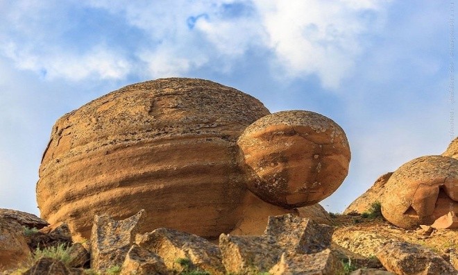 Những khối đá tròn như hòn bi khổng lồ ở Kazakhstan - ảnh 5