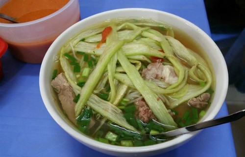 Vợ chồng Thu Phương nếm 'bún chửi' Hà Nội - ảnh 2