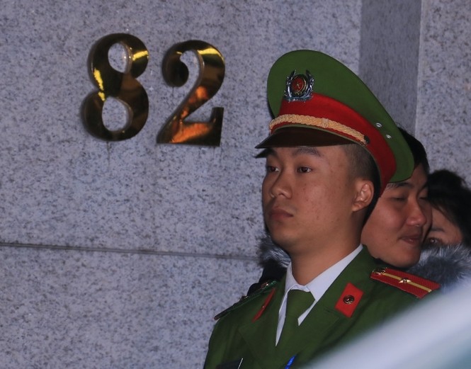 Năm giờ khám xét nhà đại gia Vũ 'nhôm' tại Đà Nẵng - ảnh 3
