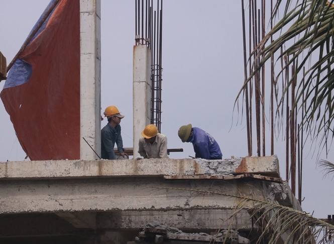 Tháo dỡ hạng mục vi phạm ở 33 biệt thư 'làm chui' ven biển Đà Nẵng - ảnh 5