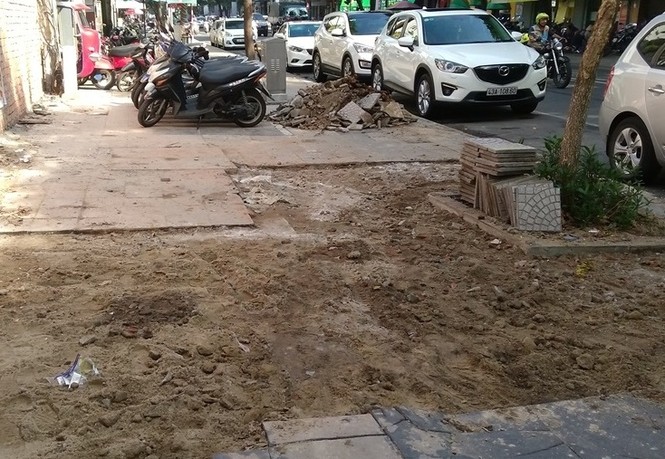 Đà Nẵng buộc thi công lại vỉa hè phục vụ APEC hư hỏng - ảnh 1