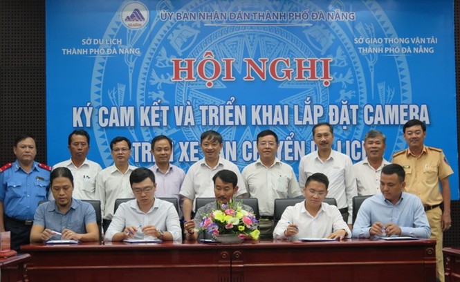 Hàng loạt ôtô du lịch ở Đà Nẵng cam kết lắp camera giám sát - ảnh 1
