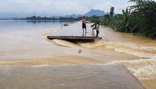 Lãnh đạo chi Cục đê điều Hà Nội: Đê vỡ có…kế hoạch - ảnh 2