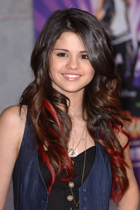 Nhan sắc Selena Gomez đằm thắm theo thời gian - ảnh 2