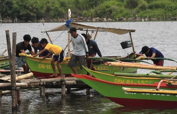 Bão ập đến thủ đô, Philippines sơ tán 150.000 dân - ảnh 2