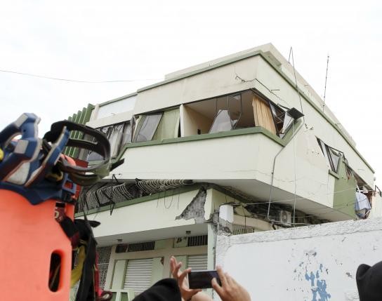 Sốc với hiện trường vụ động đất kinh hoàng ở Ecuador - ảnh 4