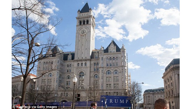 Tỷ phú Trump mở khách sạn siêu sang cạnh Nhà Trắng - ảnh 1
