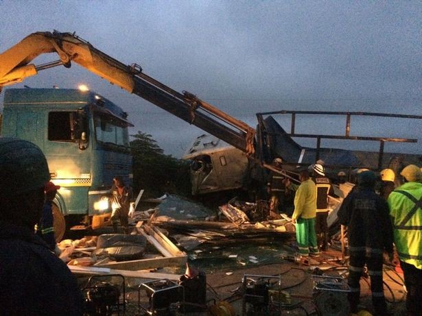 Xe tải lao vào đoàn tang lễ, 16 người chết thảm - ảnh 2