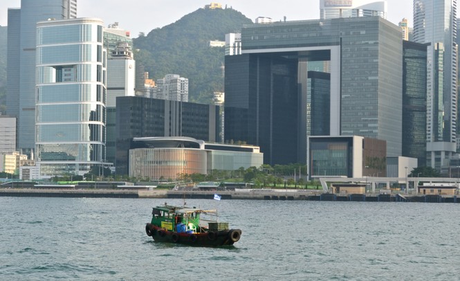 Lạ kỳ “long môn” trên những tòa nhà chọc trời ở Hong Kong - ảnh 6