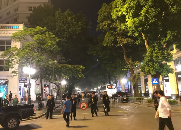 Cảnh sát phong tỏa nhiều tuyến đường quanh khách sạn Metropole - ảnh 4