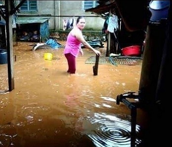 Quốc lộ 1A thành sông sau trận mưa lớn - ảnh 3