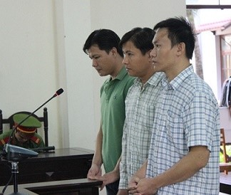 Gọi em trai đến giết người, nguyên trung úy Công an nhận 18 năm tù - ảnh 1