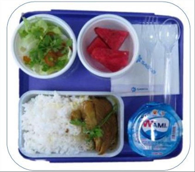 Đường sắt tặng suất ăn 'tiêu chuẩn hàng không' để kéo khách trở lại - ảnh 1