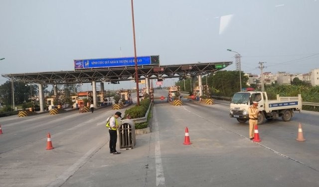 Bức xúc vì cao tốc Pháp Vân - Cầu Giẽ 'cứ cuối tuần là tắc' - ảnh 4