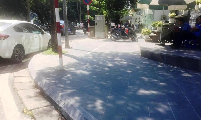 Vỉa hè 'lạc loài' của đại gia Hà Nội sẽ được sửa ra sao? - ảnh 1