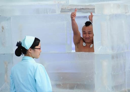 Thi ngồi trong băng suốt 2 ngày không ăn uống - ảnh 4