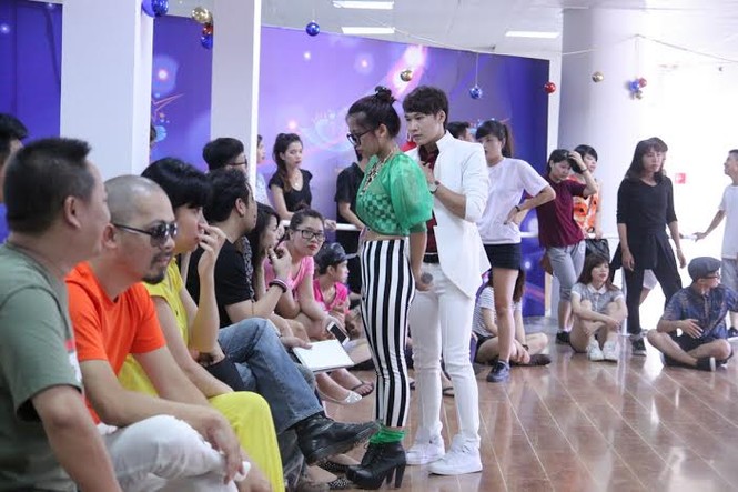 Thí sinh Sao Mai Điểm Hẹn vất vả luyện tập cho liveshow 3 - ảnh 1