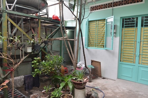Xin 'thuốc' không được, xông vào nhà chốt cửa cố thủ - ảnh 1